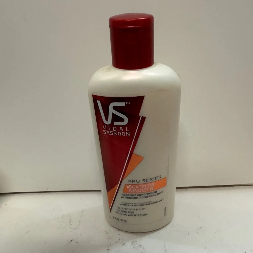 Vidal Sassoon Extreme Smooth Glossing Conditioner 12 OZ